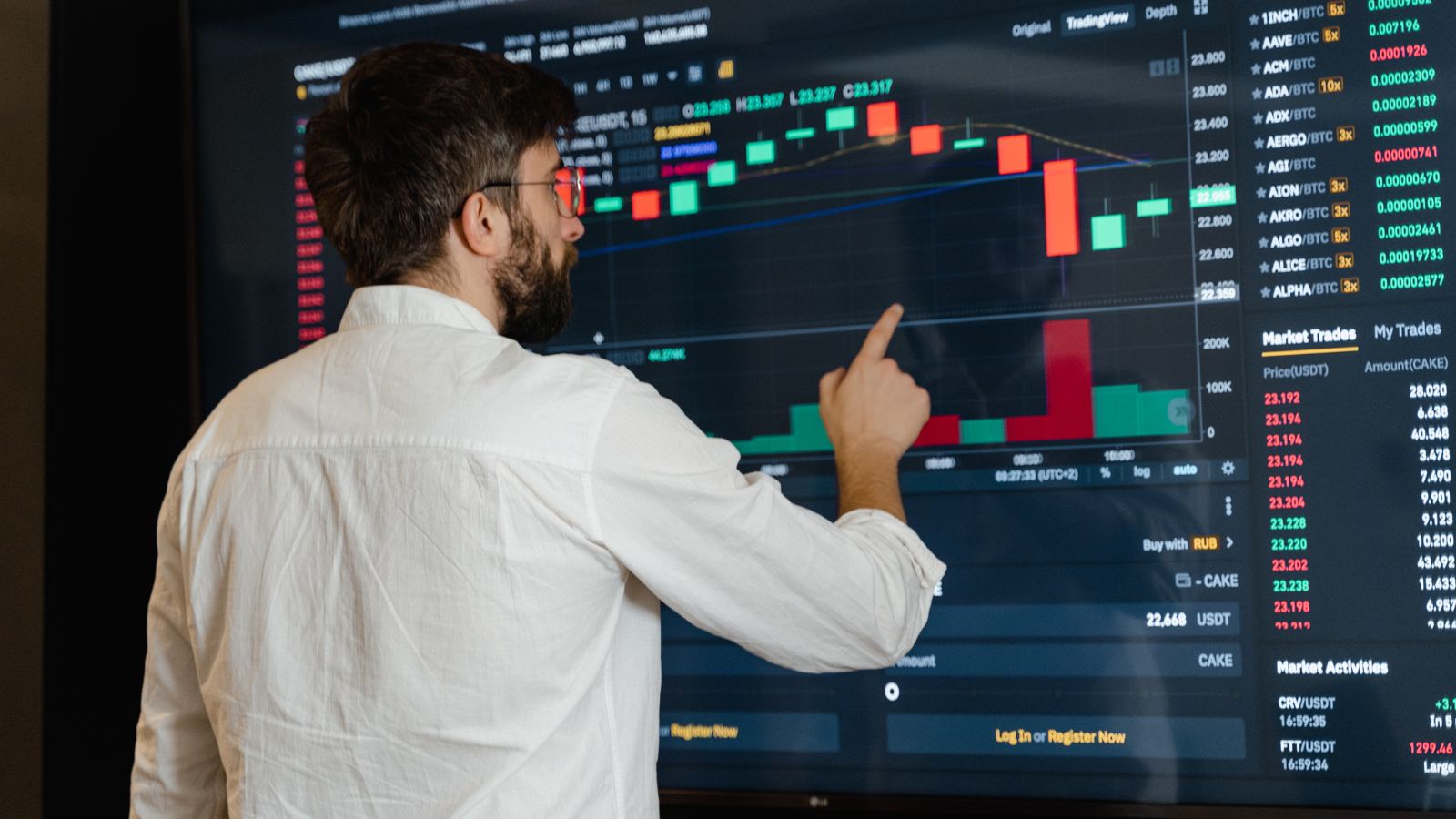 Cloud data warehouse architecture connecting data sources to analytics and AI